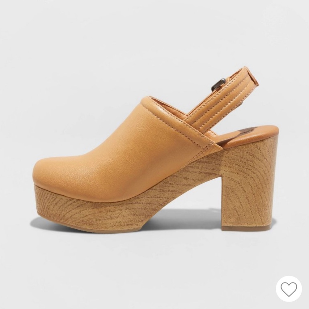 NWT! Universal Thread Camel Block Heel Mules